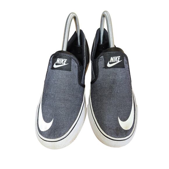 Nike Toki Low Black  and White Canvas Slip Ons, size Youth 5 Womens Size 7 - Picture 3 of 8